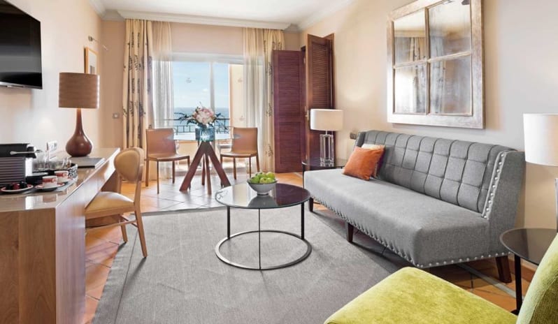 SEA VIEW SUITE LIVING ROOM